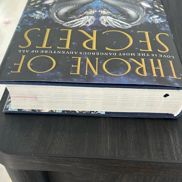 Throne of Secrets hardcover book, by Kerri Maniscalco - Picture 2 of 4